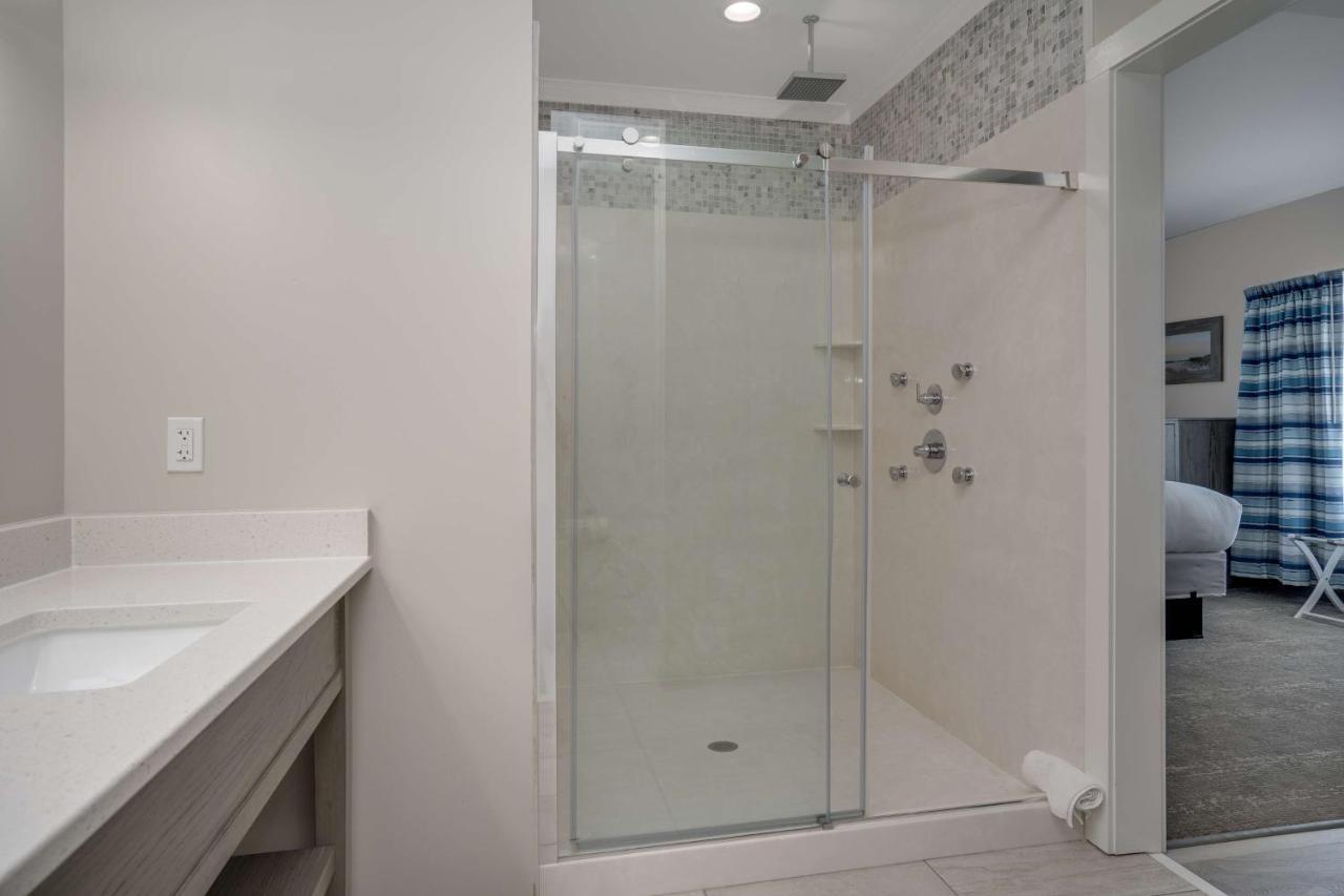 Lighthouse Suites - Best Western Signature Collection Emerald Isle Extérieur photo