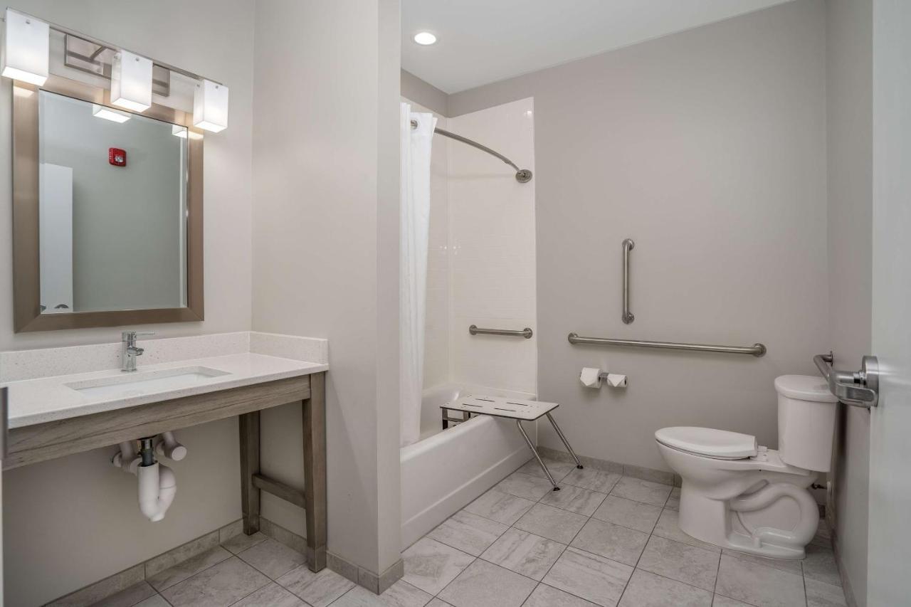 Lighthouse Suites - Best Western Signature Collection Emerald Isle Extérieur photo