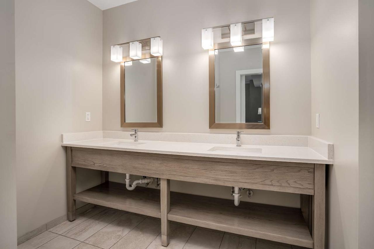 Lighthouse Suites - Best Western Signature Collection Emerald Isle Extérieur photo